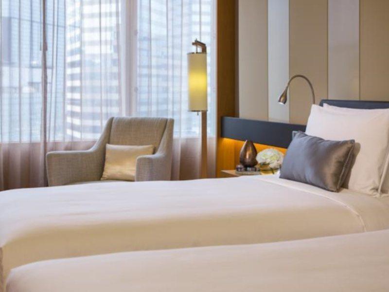 Renaissance Kowloon Hotel ฮ่องกง ภายนอก รูปภาพ